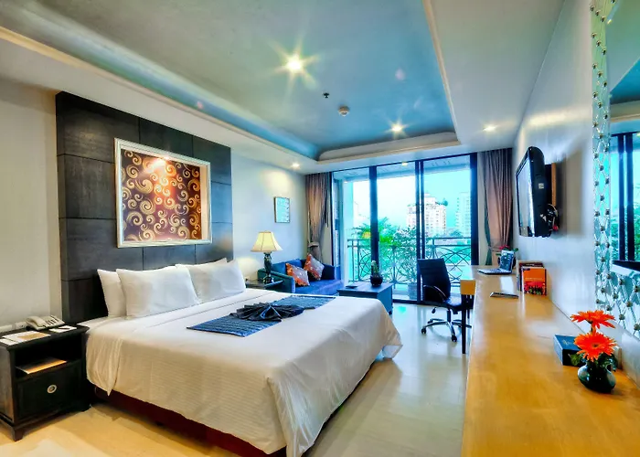 Admiral Premier Hotel 4*