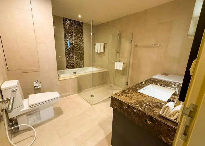 Admiral Premier Hotel 4*